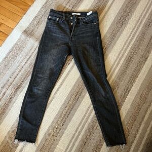 Levi’s wedgie skinny in dark gray wash